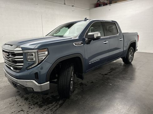 Used 2024 GMC Sierra 1500 SLT image 4