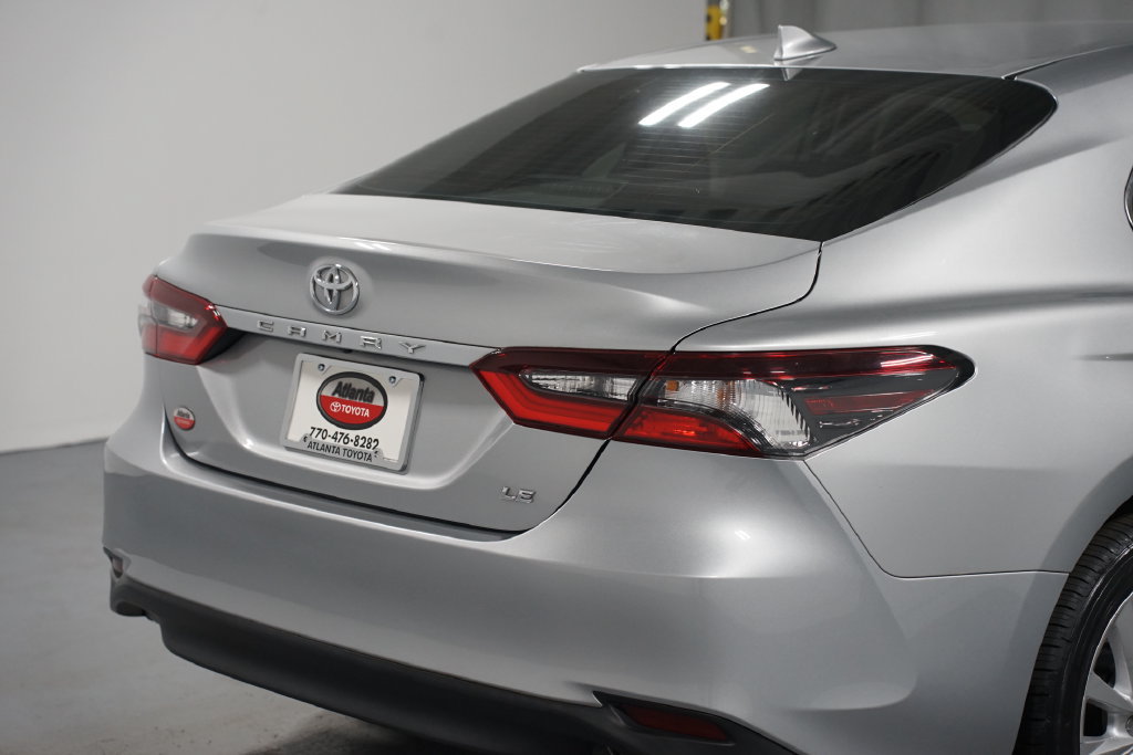 Used 2021 Toyota Camry LE FWD image 9