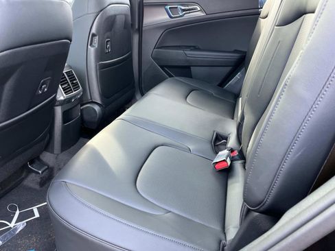 New 2026 Kia Sportage EX image 16