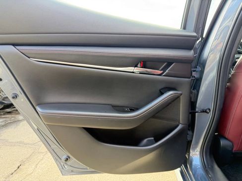 Used 2023 MAZDA MAZDA3 s image 10