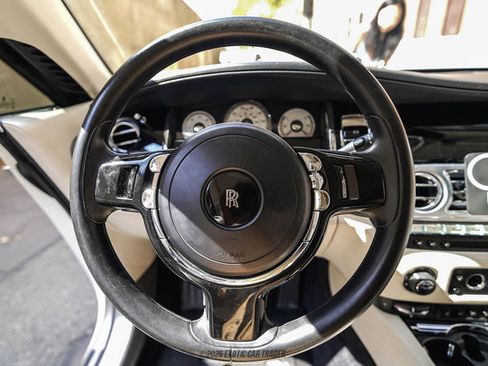 Used 2017 Rolls-Royce Wraith RWD image 58