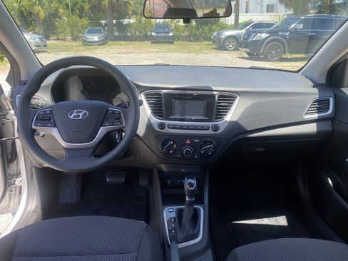 Used 2019 Hyundai Accent SE w/ Cargo Package FWD image 18
