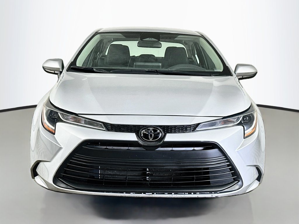 Used 2024 Toyota Corolla LE FWD image 2