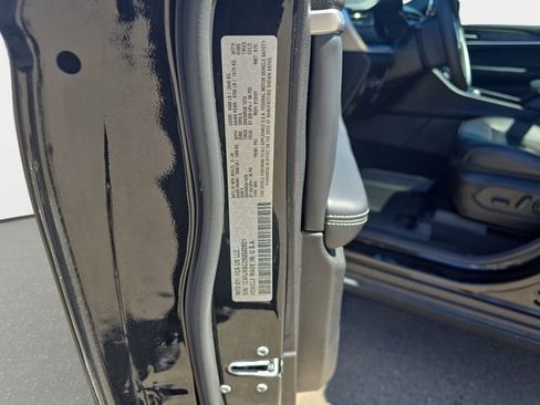 Used 2024 Jeep Grand Cherokee L Limited w/ Black Appearance Package image 37