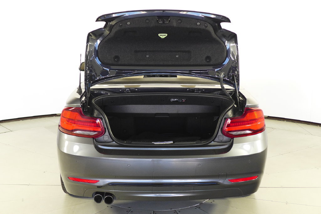 Used 2020 BMW 230i Convertible w/ Premium Package RWD image 10