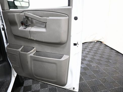 Used 2021 Chevrolet Express 2500 image 22