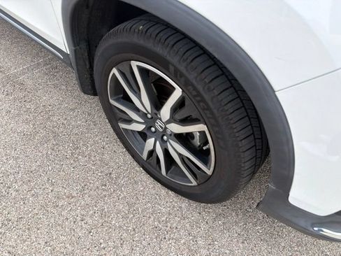 Used 2021 Honda Pilot Touring image 11