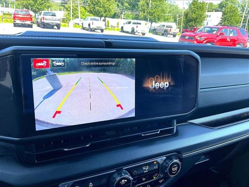 Used 2024 Jeep Wrangler High Altitude AWD/4WD image 19