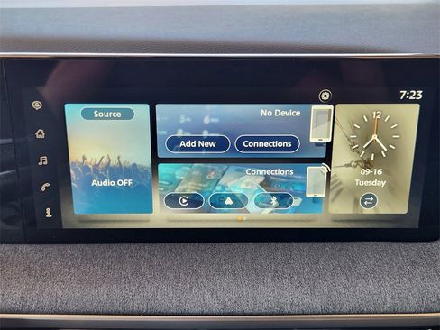 New 2025 Nissan Kicks SV w/ SV Premium Package image 12