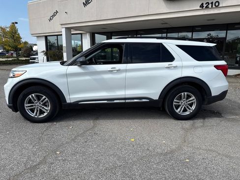 Used 2023 Ford Explorer XLT w/ Equipment Group 202A RWD image 8