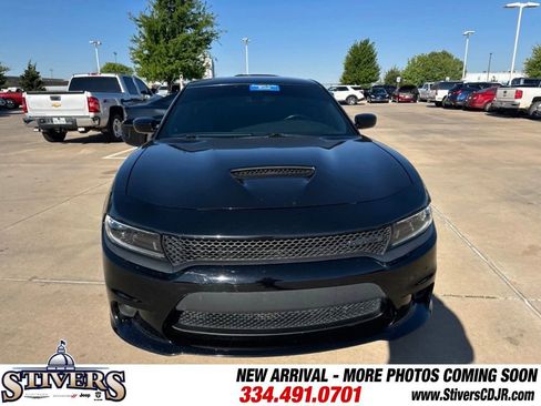 Used 2022 Dodge Charger R/T w/ Driver Convenience Group image 2