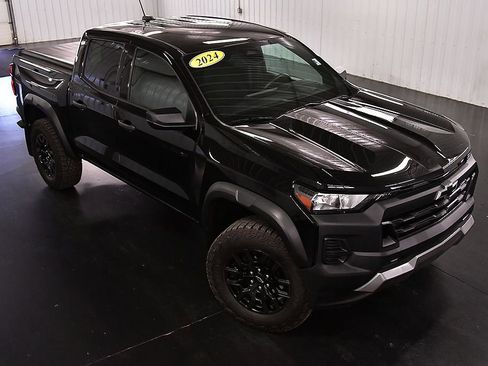 Used 2024 Chevrolet Colorado Trail Boss w/ Advanced Trailering Package AWD/4WD image 14