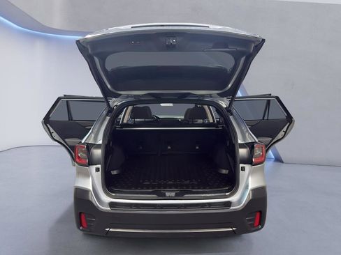 Used 2022 Subaru Outback Premium image 11