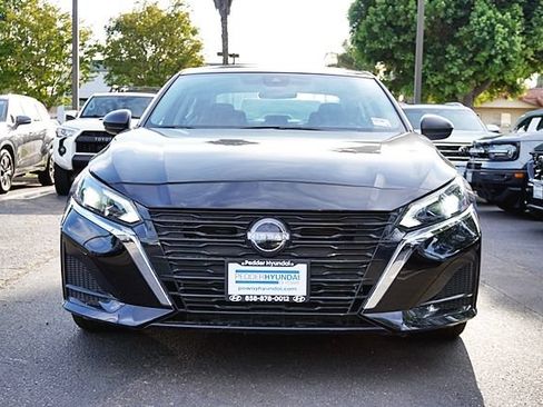 Used 2025 Nissan Altima 2.5 SV FWD image 5