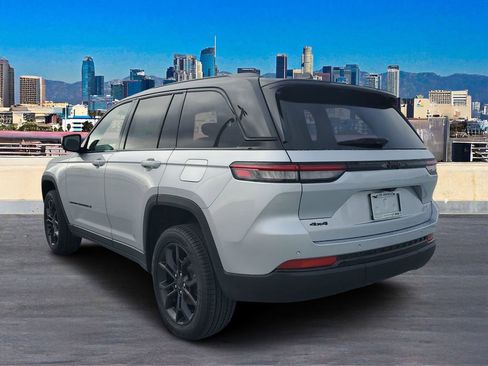 New 2025 Jeep Grand Cherokee Limited image 5