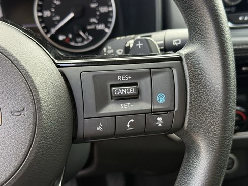 Used 2021 Nissan Rogue SV image 17