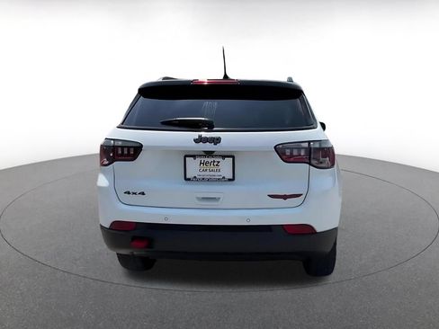 Used 2025 Jeep Compass Trailhawk AWD/4WD image 12