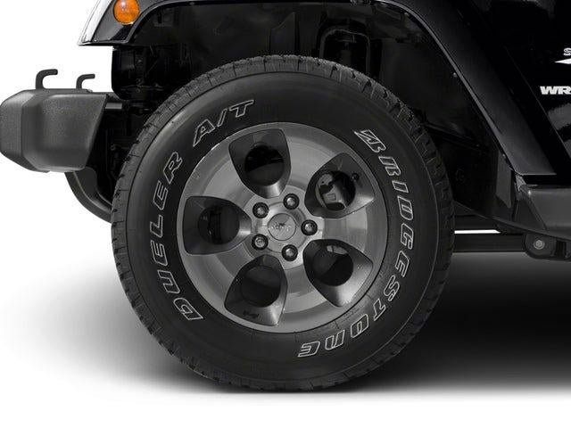 Used 2018 Jeep Wrangler Sahara w/ Connectivity Group AWD/4WD image 11