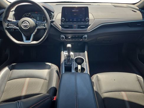 Used 2024 Nissan Altima 2.5 SR FWD image 9