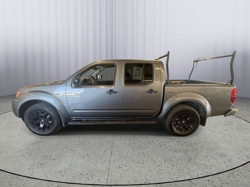 Used 2020 Nissan Frontier SV w/ Midnight Edition Floor Mats AWD/4WD image 2
