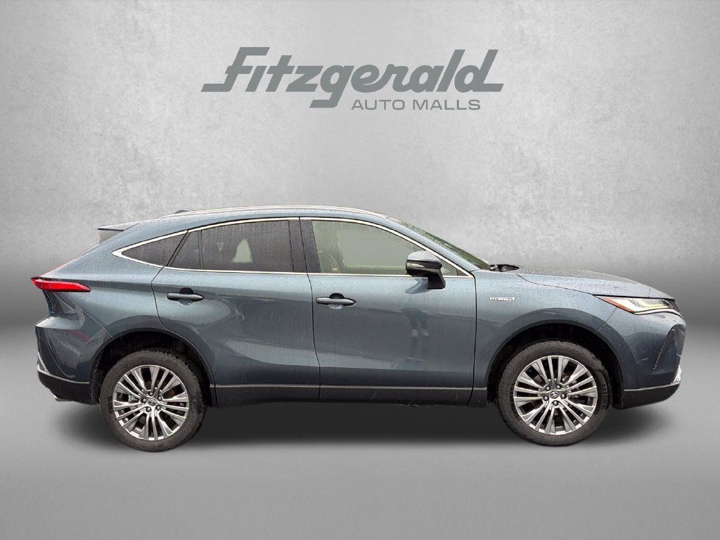 Used 2021 Toyota Venza XLE w/ Softex Package AWD/4WD image 9