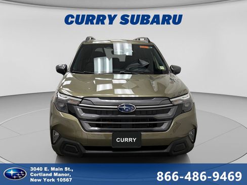 Used 2025 Subaru Forester Premium AWD/4WD image 8