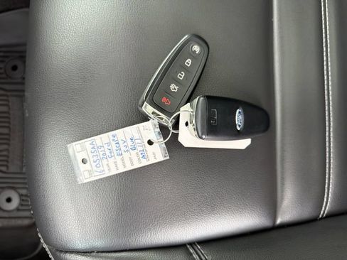 Used 2019 Ford Escape SEL AWD/4WD image 30
