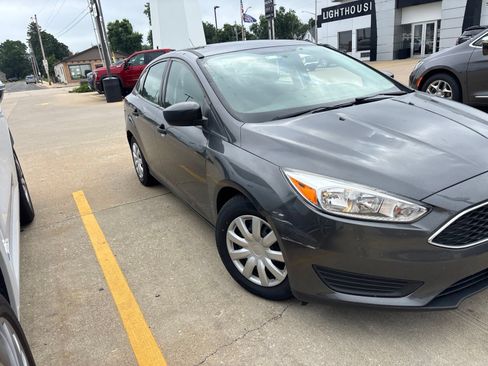 Used 2017 Ford Focus S FWD image 2