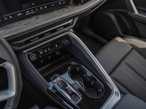 New 2025 Audi Q5 Premium Plus image 12