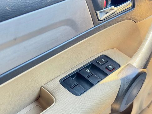 Used 2010 Honda CR-V LX image 21