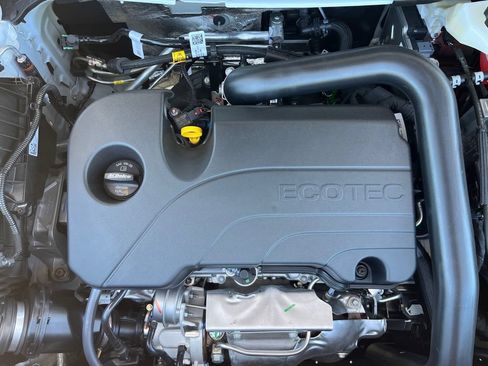New 2026 Chevrolet Equinox LT w/ Convenience Package II FWD image 10