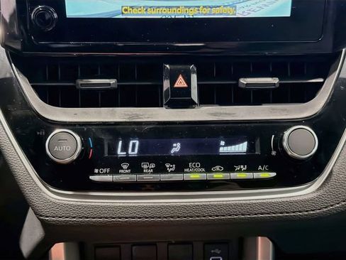 Used 2024 Toyota Corolla Cross AWD Hybrid image 12