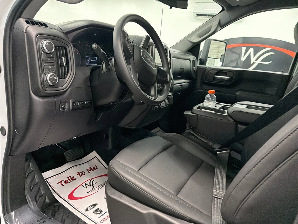 New 2026 GMC Sierra 2500 Pro w/ Convenience Package AWD/4WD image 9