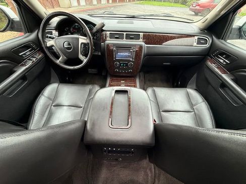 Used 2013 GMC Yukon XL Denali image 31