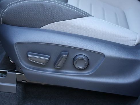 Used 2025 Toyota Tacoma 4x4 Double Cab image 24