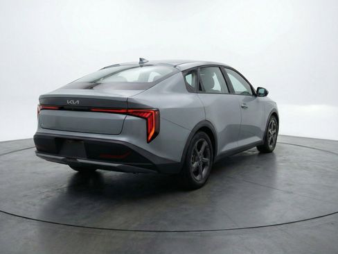 Used 2025 Kia K4 FWD image 7