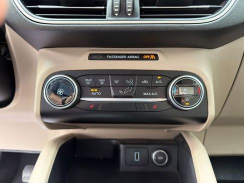 Used 2020 Ford Escape SE FWD image 25
