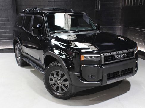 Used 2025 Toyota Land Cruiser image 7