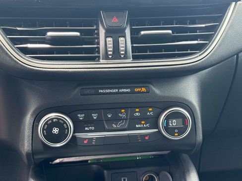 Used 2020 Ford Escape SE FWD image 23