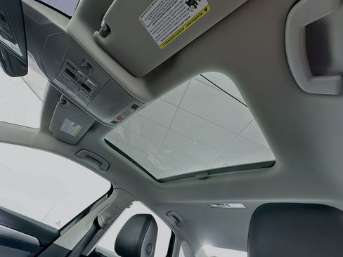 Used 2025 Volkswagen Jetta SE image 23