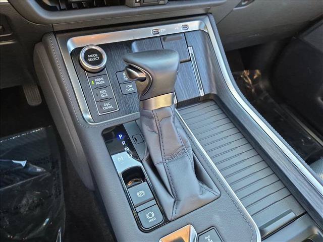 Used 2025 Lexus GX 550 AWD/4WD image 12