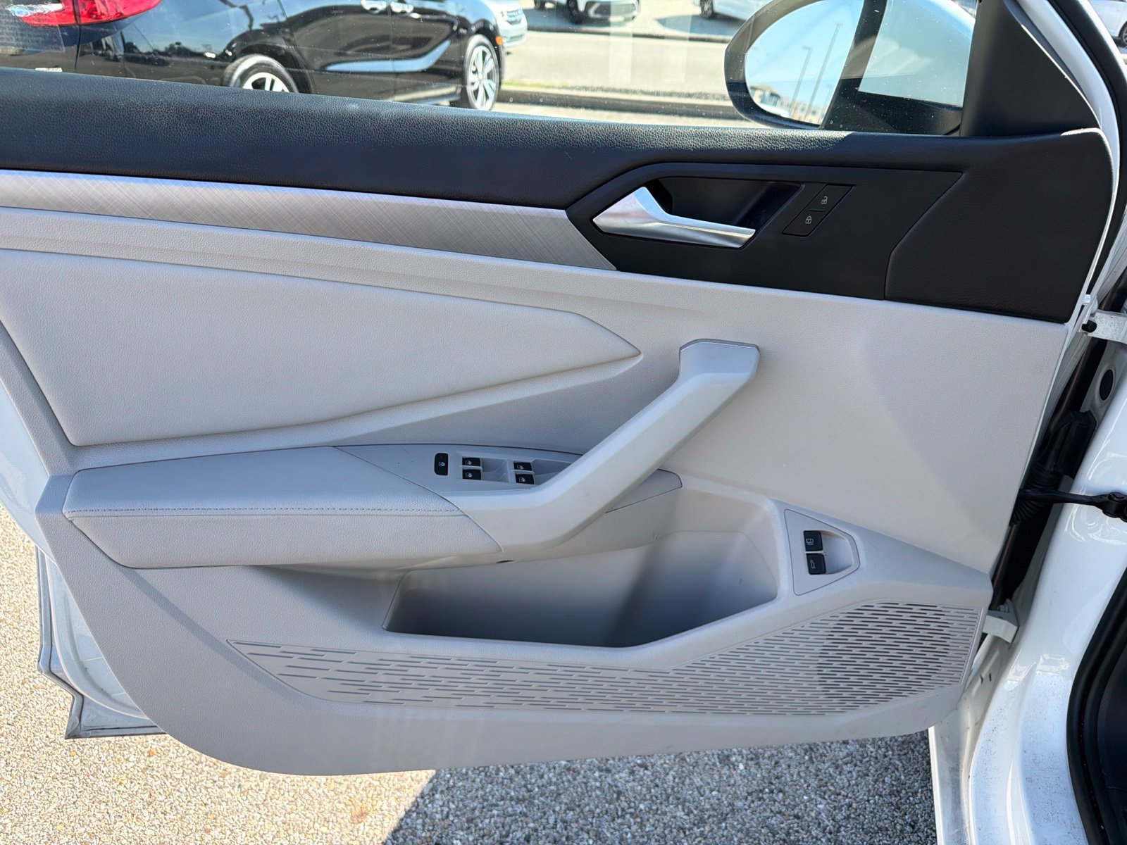 Used 2023 Volkswagen Jetta SE w/ Panoramic Sunroof Package FWD image 16
