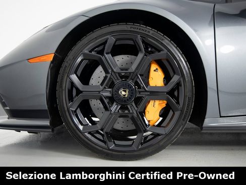 Used 2023 Lamborghini Huracan Tecnica image 9