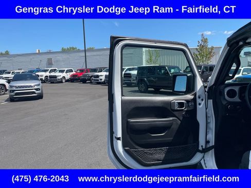 Used 2024 Jeep Wrangler Unlimited w/ Convenience Group AWD/4WD image 43