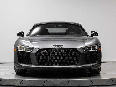 Used 2018 Audi R8 V10 w/ Premium Package image 30