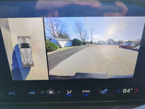 Used 2024 Chevrolet Traverse Z71 w/ Enhanced Driving Package image 24