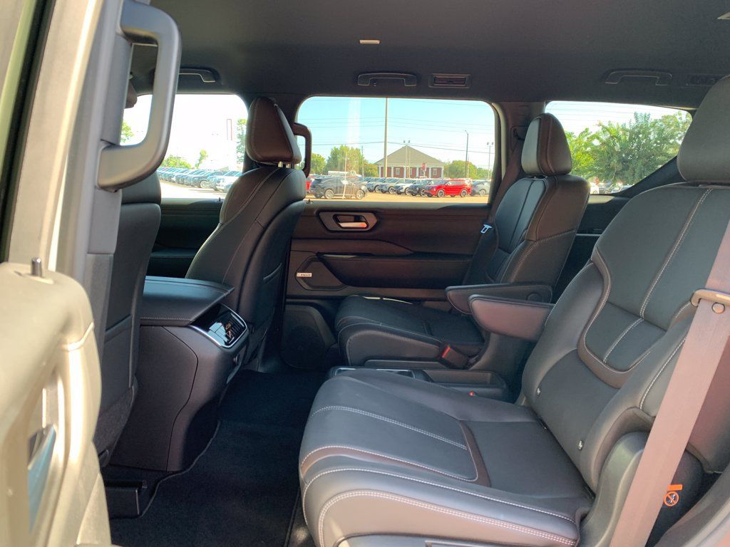 Used 2025 Nissan Armada SL w/ Captain's Chari Seat Package RWD image 27