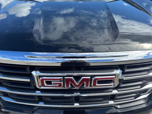 Used 2024 GMC Acadia Elevation w/ Trailering Package image 15