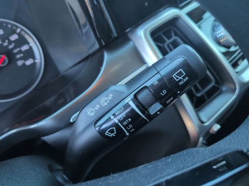 Used 2022 Kia Sorento LX image 24