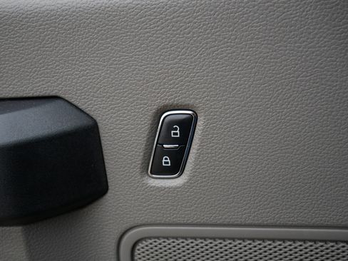 Certified 2017 Ford F150 XL w/ Equipment Group 101A Mid image 27